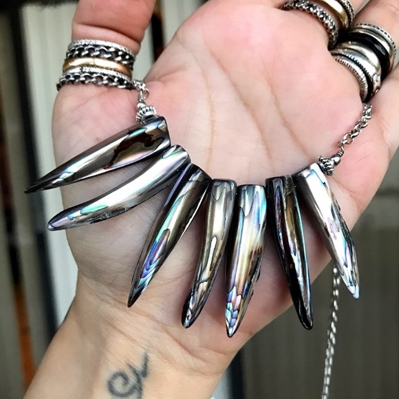 Genuine abalone tribal horn choker necklace - Picture 5 of 8